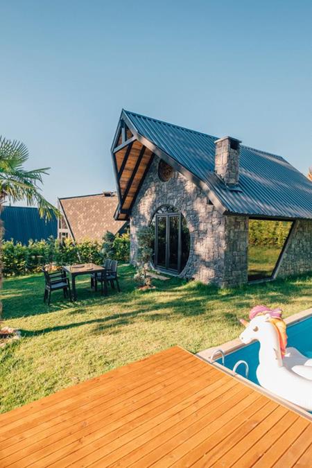 Kartepe Happy Yellow Suit Stone